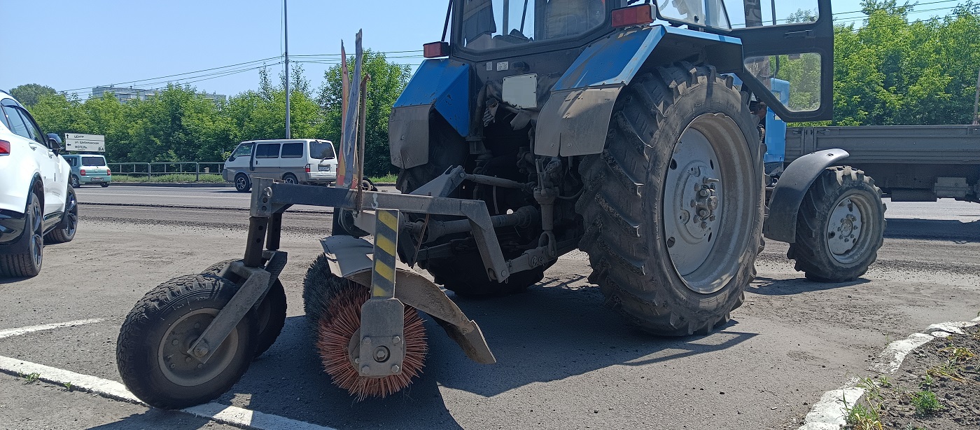 Услуги трактора с щеткой МТЗ в Шуе